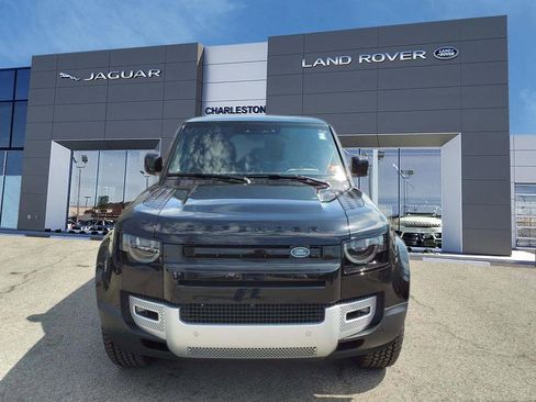 Used 2025 Land Rover Defender 110 S image 8