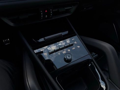 Used 2025 Porsche Cayenne GTS image 32