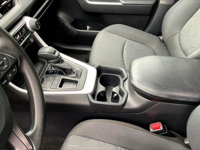 Used 2021 Toyota RAV4 XLE w/ Convenience Package FWD image 14