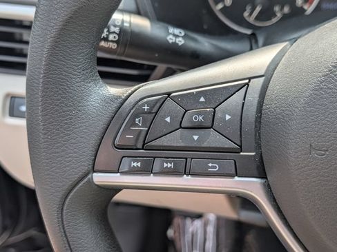 Used 2022 Nissan Altima 2.5 SV FWD image 21