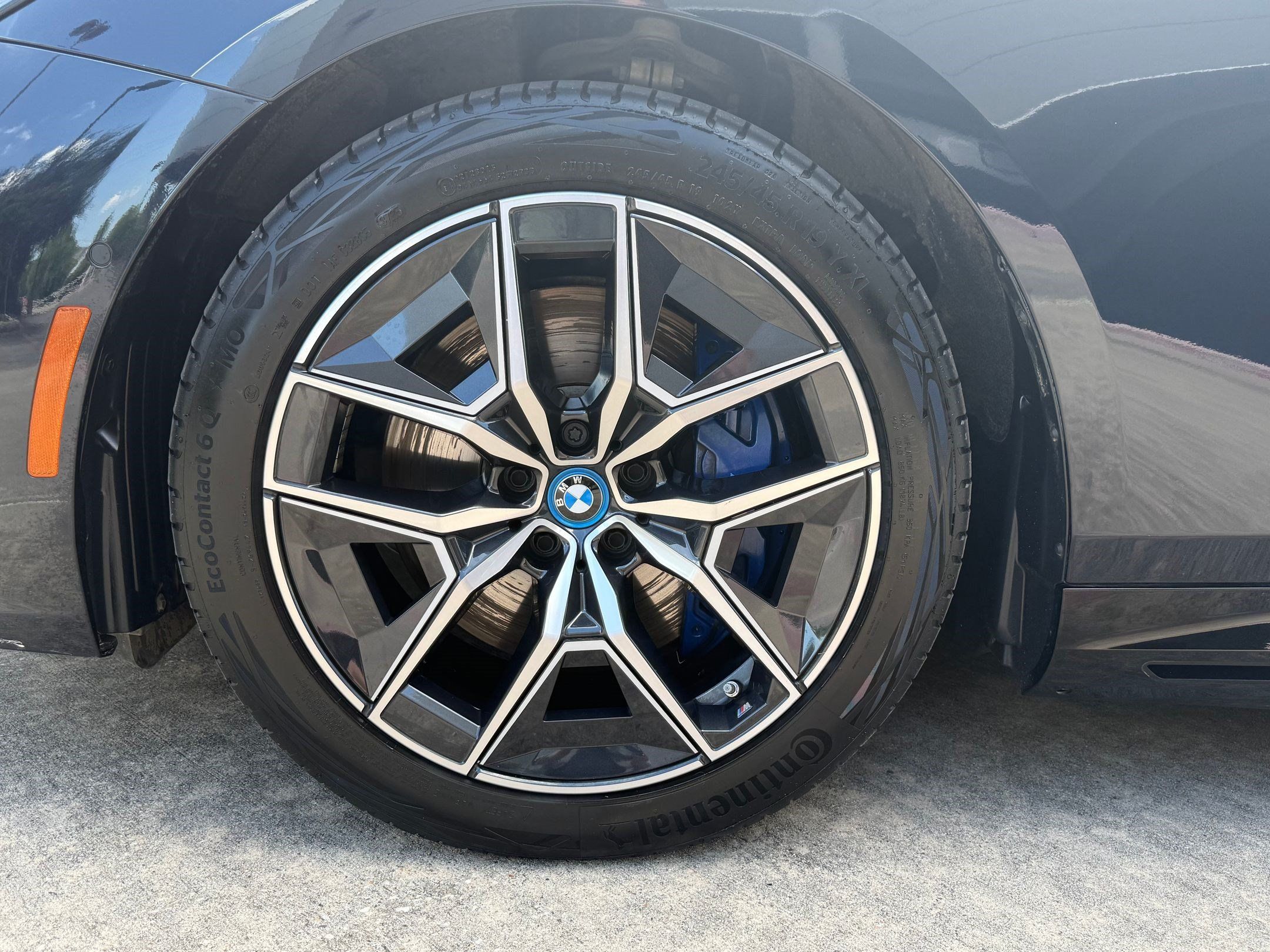 Used 2024 BMW i5 M60 AWD/4WD image 9