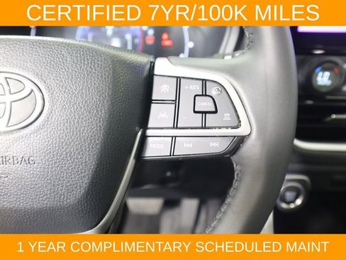 Used 2024 Toyota Grand Highlander AWD image 24
