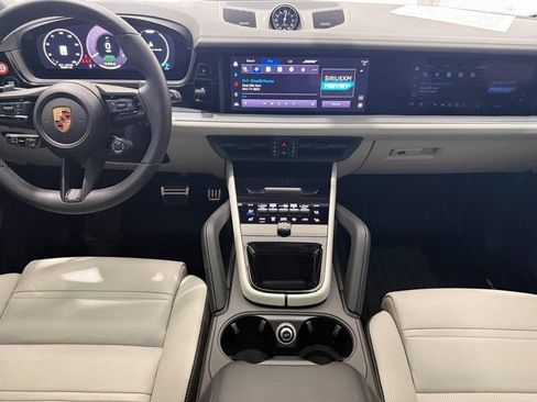 Certified 2025 Porsche Cayenne S AWD/4WD image 14