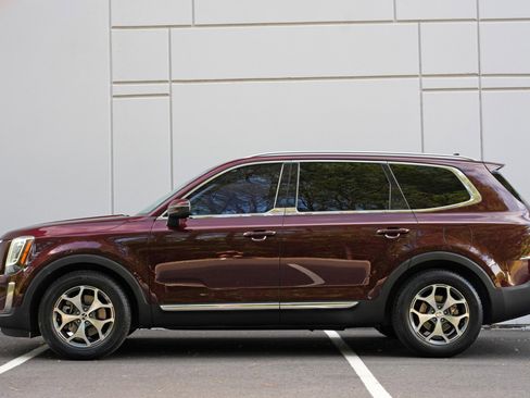 Used 2020 Kia Telluride EX AWD/4WD image 8