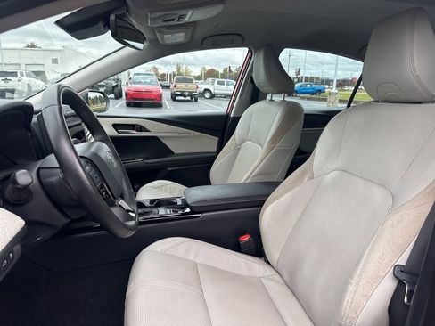 Used 2025 Toyota Camry XLE image 26