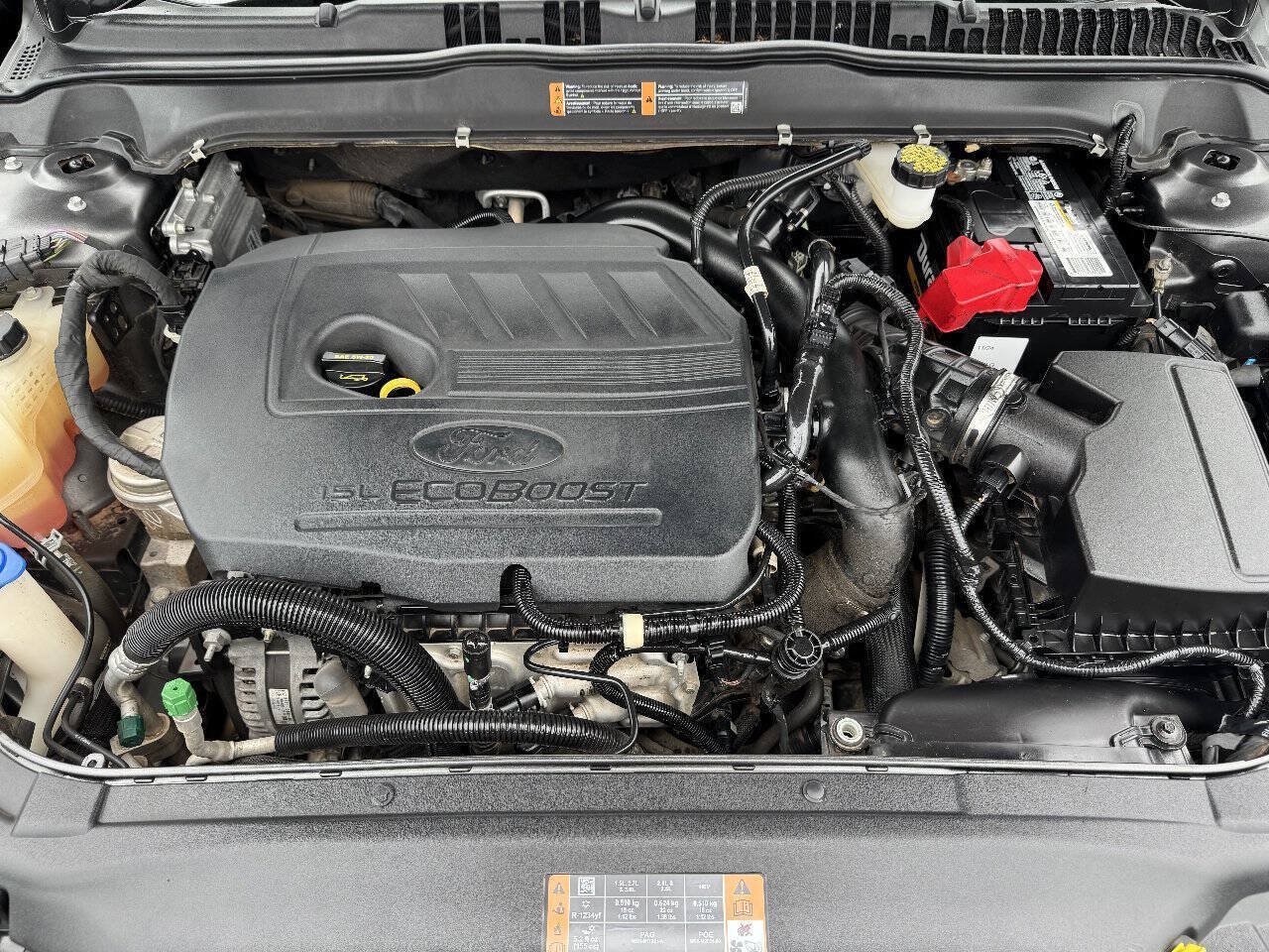 Used 2017 Ford Fusion SE w/ Fusion SE Technology Package FWD image 12