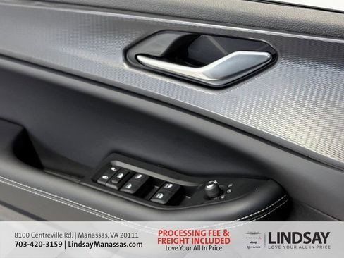 New 2025 Jeep Grand Cherokee Altitude AWD/4WD image 31