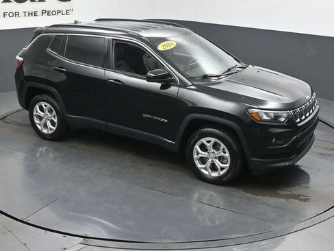 Used 2024 Jeep Compass Latitude AWD/4WD image 42
