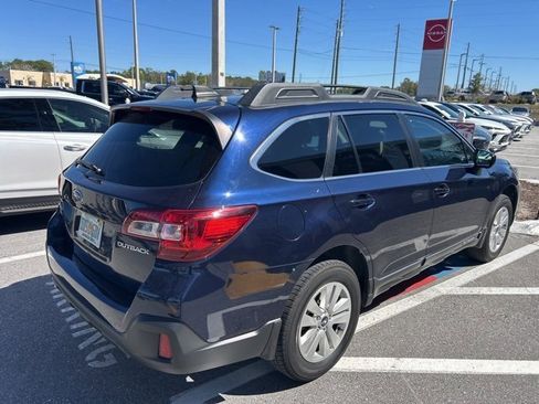 Used 2018 Subaru Outback 2.5i Premium image 4