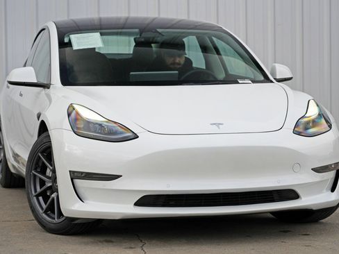 Used 2022 Tesla Model 3 Long Range image 4