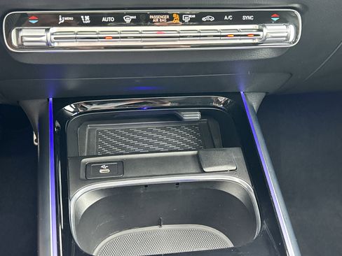 Certified 2025 Mercedes-Benz GLA 250 4MATIC image 34