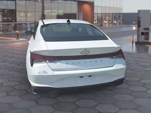 Used 2021 Hyundai Elantra SEL w/ Convenience Package FWD image 10