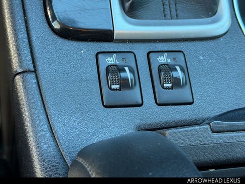 Used 2017 Toyota Highlander SE image 33