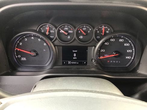 Used 2020 Chevrolet Silverado 1500 Custom w/ Custom Value Package AWD/4WD image 18