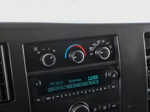 Used 2019 Chevrolet Express 3500 w/ Driver Convenience Package RWD image 19