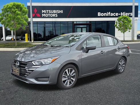 Used 2023 Nissan Versa SV FWD image 2