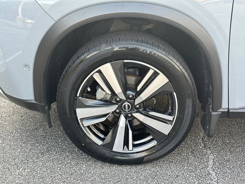 Certified 2022 Nissan Rogue Platinum w/ Head-Up Display Package image 11