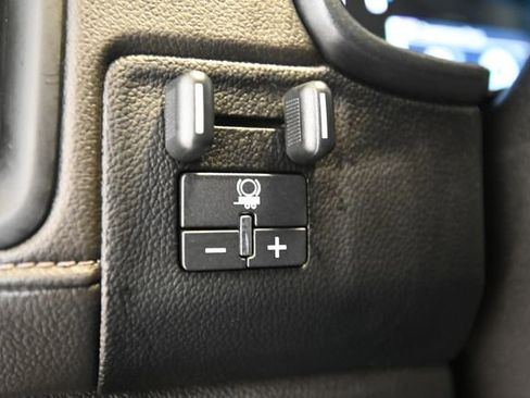Used 2018 GMC Canyon SLT w/ Driver Alert Package AWD/4WD image 25