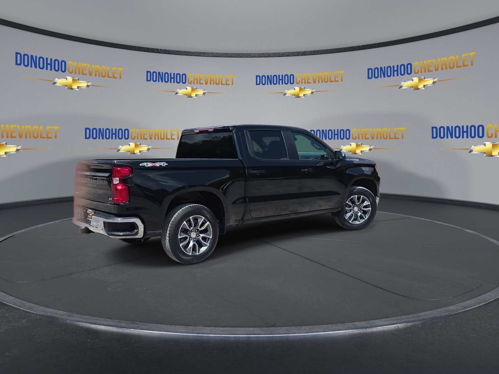 Used 2024 Chevrolet Silverado 1500 LT AWD/4WD image 12