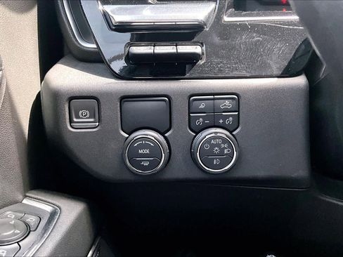 Used 2023 Chevrolet Silverado 1500 High Country w/ Technology Package RWD image 33