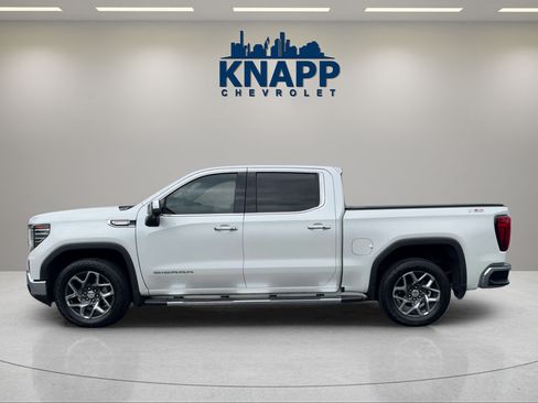 Used 2022 GMC Sierra 1500 SLT AWD/4WD image 2