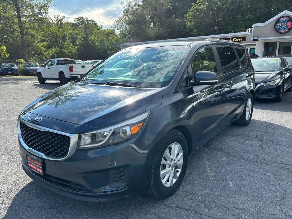 Used 2016 Kia Sedona LX w/ LX Essentials Premium Package FWD image 4