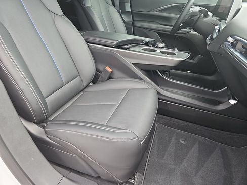 Used 2024 Cadillac Lyriq Luxury w/ LPO, Floor Liner Package RWD image 10