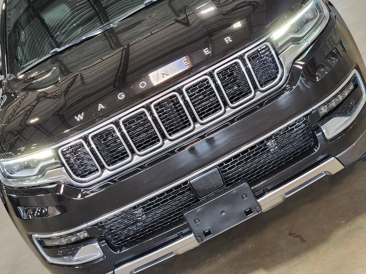 Used 2022 Jeep Wagoneer Series III w/ Premium Group I AWD/4WD image 19
