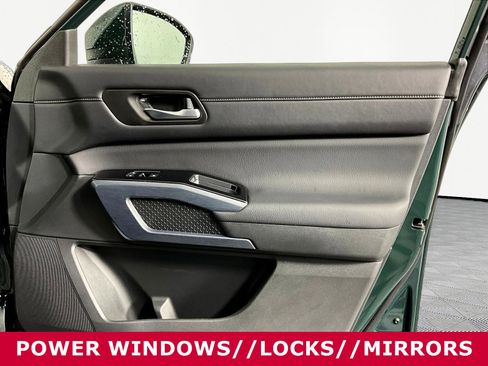 Certified 2025 Nissan Pathfinder SL FWD image 27