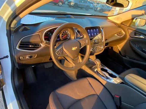 Used 2024 Chevrolet Malibu LT FWD image 12