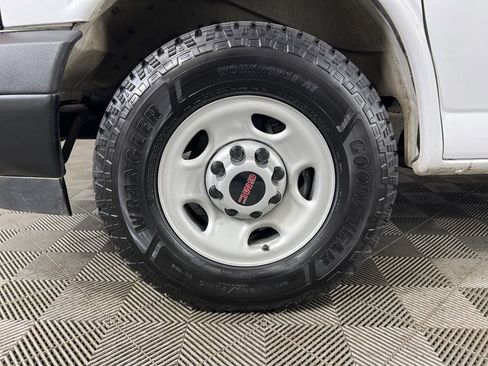 Used 2024 GMC Savana 2500 w/ Driver Convenience Package RWD image 21