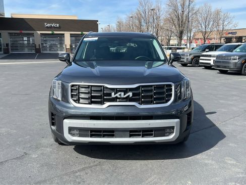Used 2024 Kia Telluride SX Prestige w/ Towing Package image 3