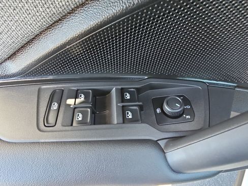 Certified 2025 Volkswagen Tiguan S w/ 18" Wheel Package image 26