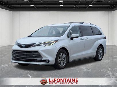 Certified 2022 Toyota Sienna Platinum