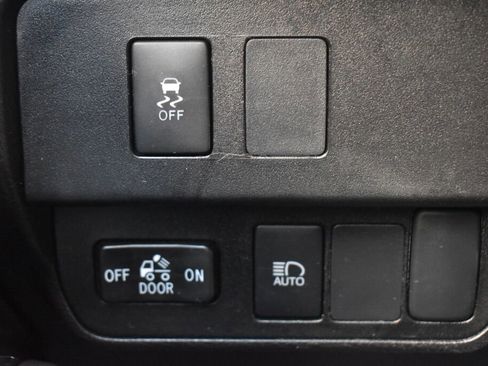 Certified 2023 Toyota Tacoma SR5 w/ Black Out Package (TMS) AWD/4WD image 10