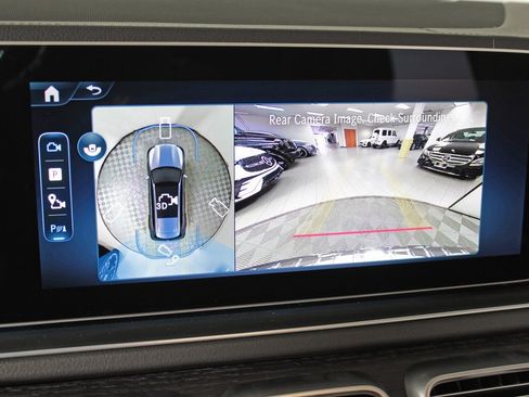 Used 2025 Mercedes-Benz GLS 450 4MATIC image 24