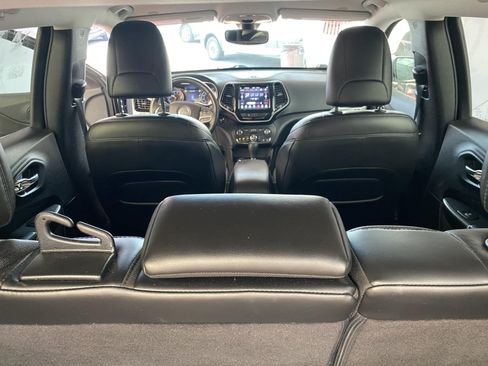 Used 2019 Jeep Cherokee Limited AWD/4WD image 15