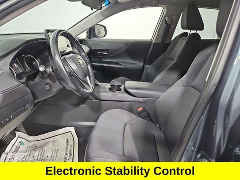 Used 2022 Toyota Venza LE image 10