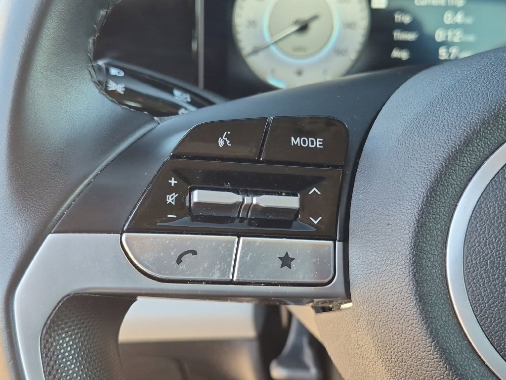 Used 2025 Hyundai Elantra Limited FWD image 21
