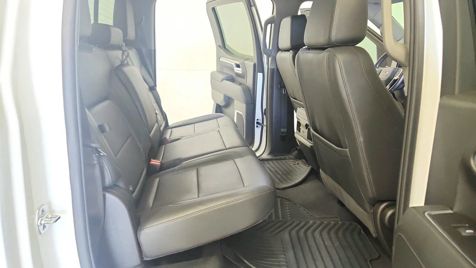Used 2025 Chevrolet Silverado 1500 RST w/ Convenience Package II AWD/4WD image 27