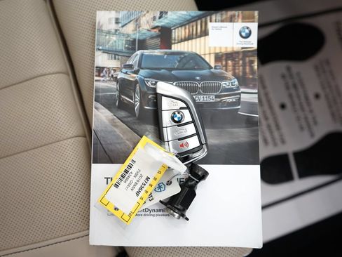 Used 2018 BMW 750i xDrive AWD/4WD image 67