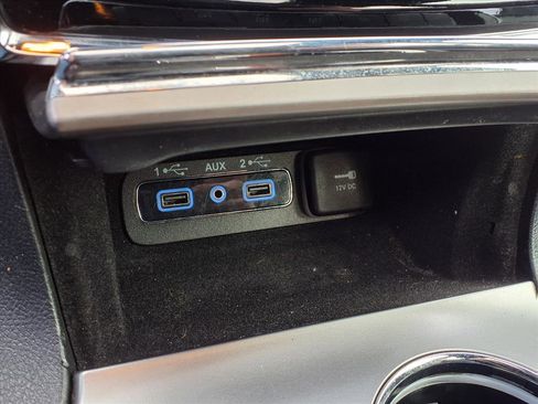 Used 2019 Jeep Grand Cherokee Altitude image 11