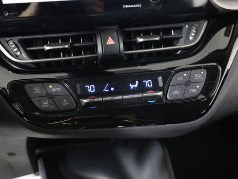 Used 2020 Toyota C-HR LE image 37