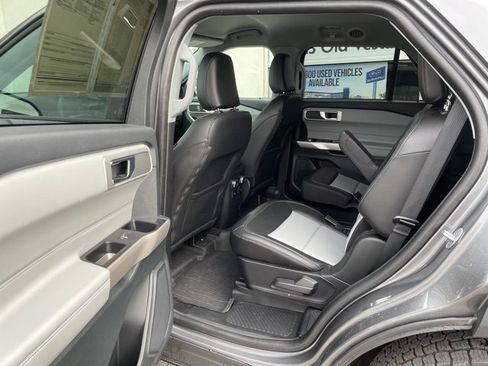 Used 2022 Ford Explorer XLT w/ Equipment Group 202A image 27