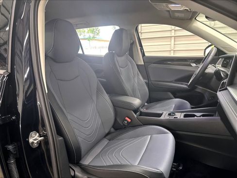 Certified 2026 Volkswagen Tiguan SE AWD/4WD image 31