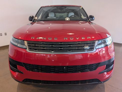 Used 2024 Land Rover Range Rover Sport SE image 2