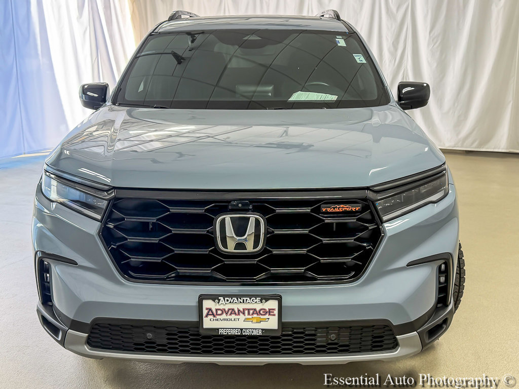 Used 2025 Honda Pilot TrailSport image 5