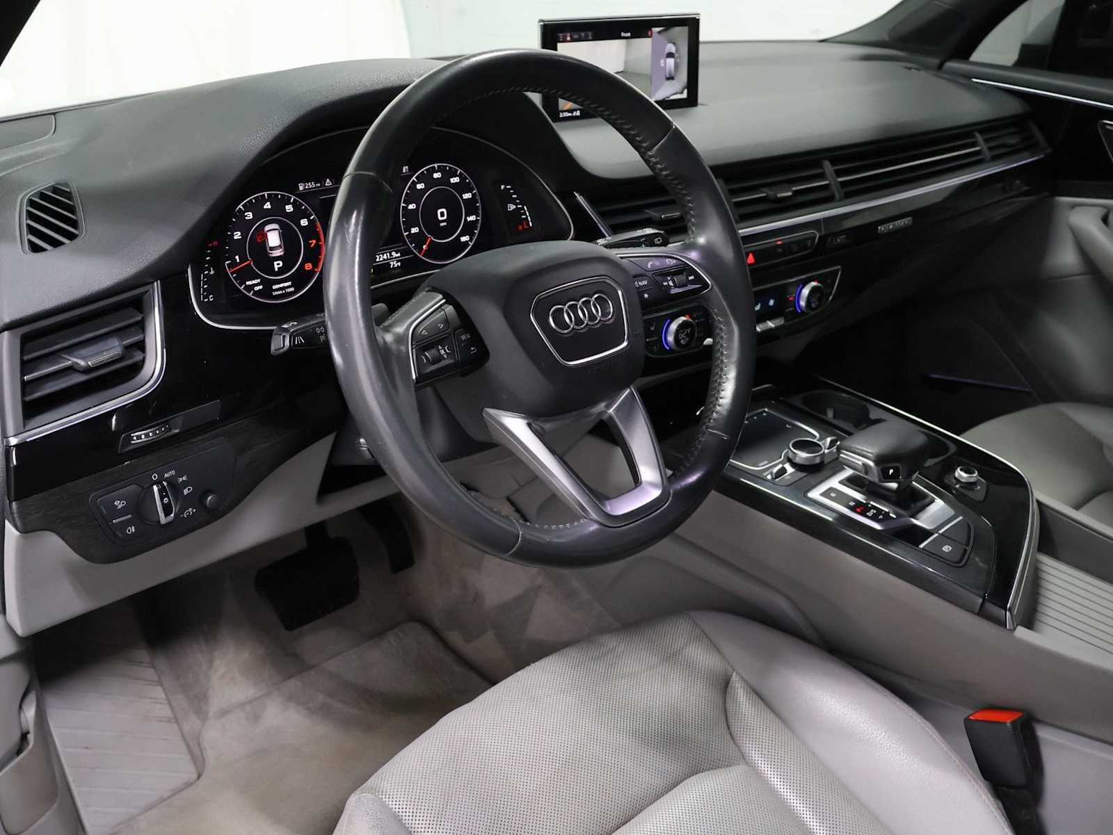 Used 2017 Audi Q7 3.0T Premium Plus w/ Premium Plus Package AWD/4WD image 4