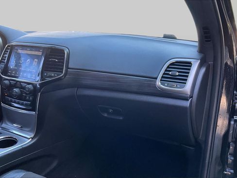 Used 2021 Jeep Grand Cherokee Laredo X AWD/4WD image 17