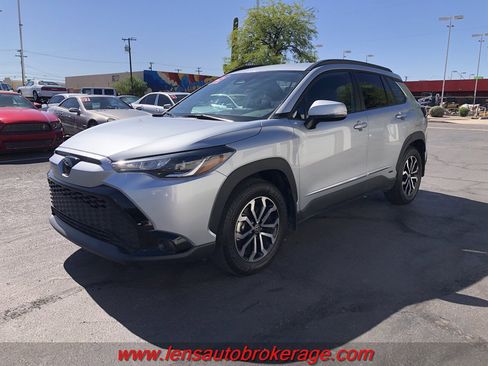 Used 2023 Toyota Corolla Cross AWD Hybrid image 4